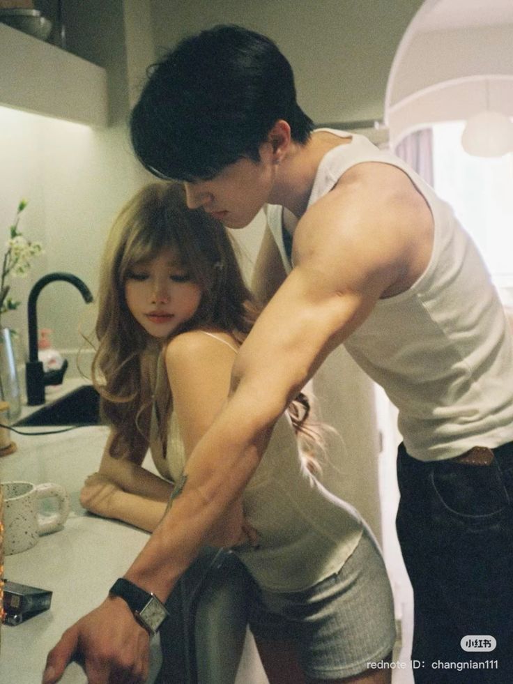 Ảnh bìa truyện Em gái cướp bạn trai, tôi nắm tay tổng tài đối thủ