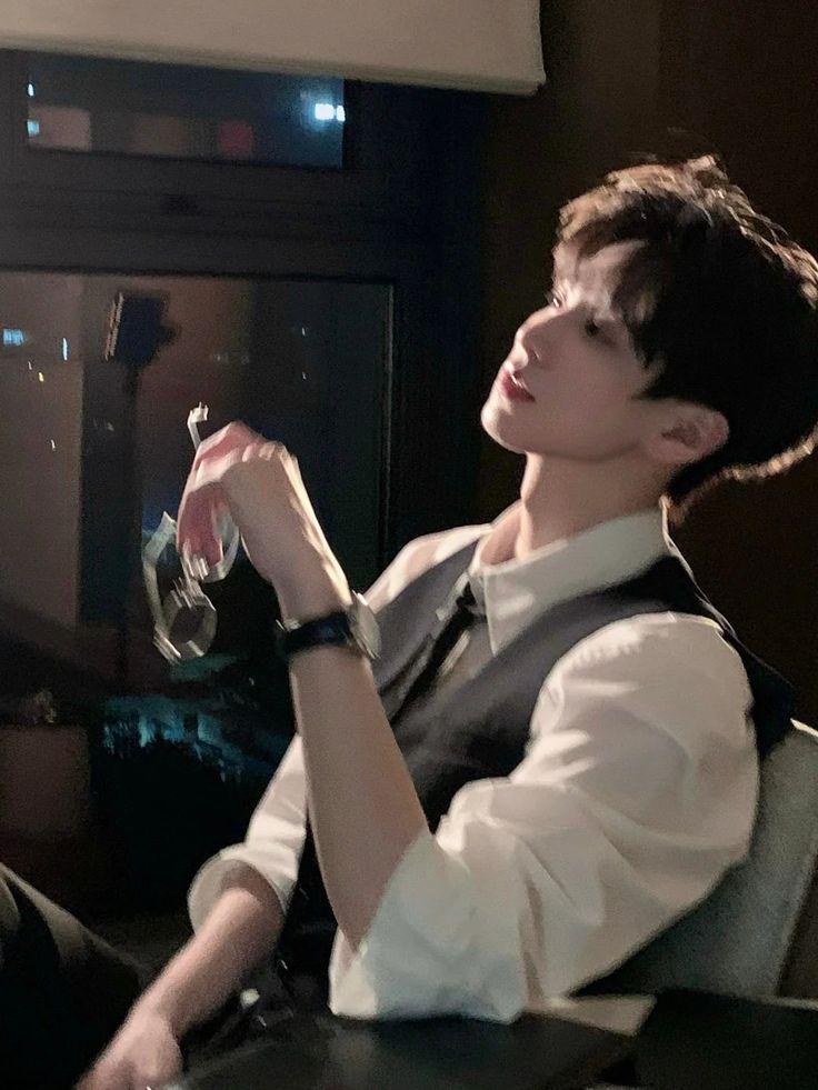 Ảnh bìa truyện Thiếu Tướng Bạo Quyền & Cô Dâu Đủng Đỉnh Đòi Tự Do